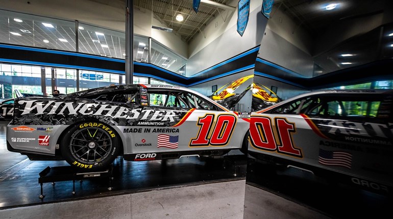 Dark Horse! Winchester-Branded NASCAR Runs Season Finale September 1 | NRA Family