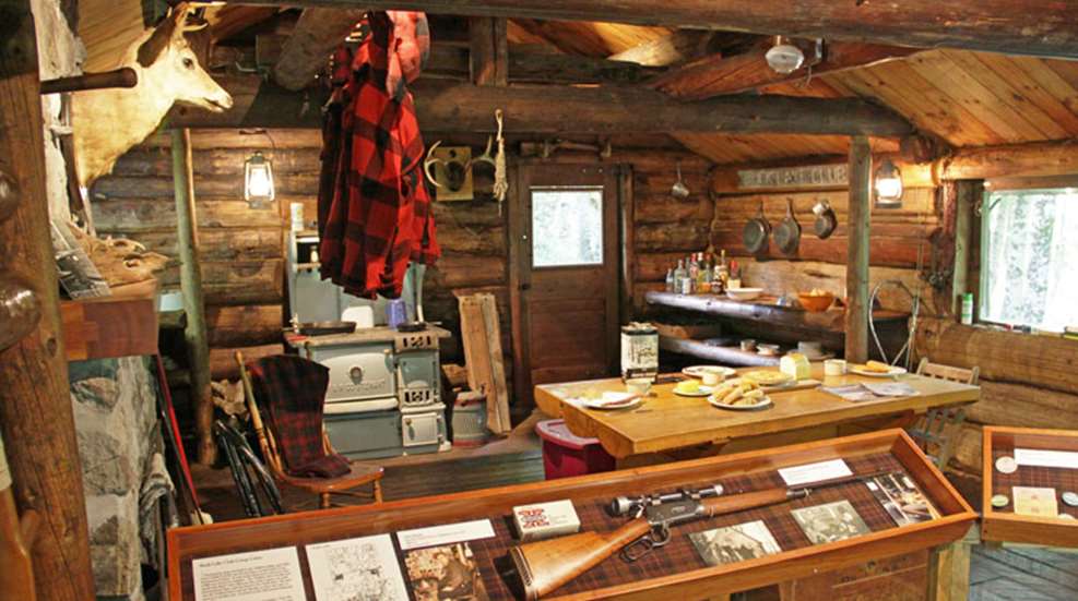 hunting-cabin-display-at-the-adirondack-experience-museum-blue-mountain-lake-ny.jpg