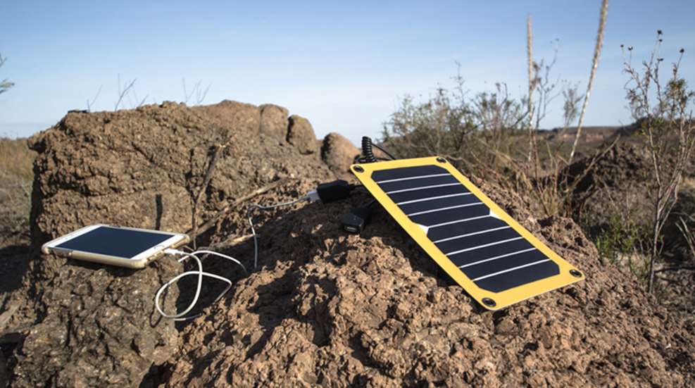 12-survivors-solar-charger.jpg